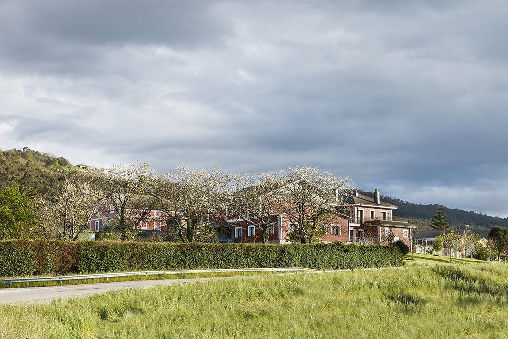 Hotel Rural Suquin Навия Экстерьер фото